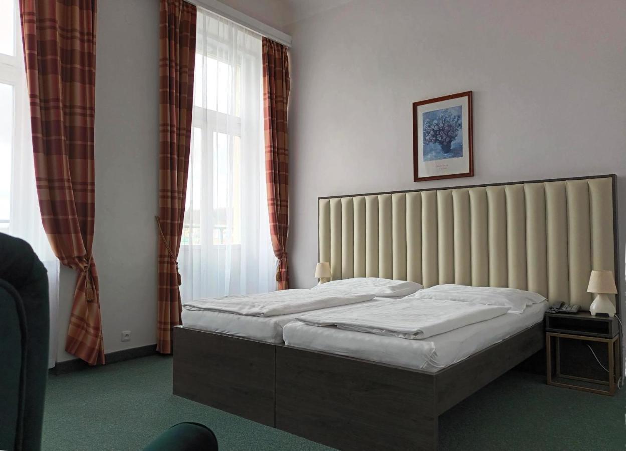 Hotel Maxim มาเรียอานซเกลาซนี ภายนอก รูปภาพ