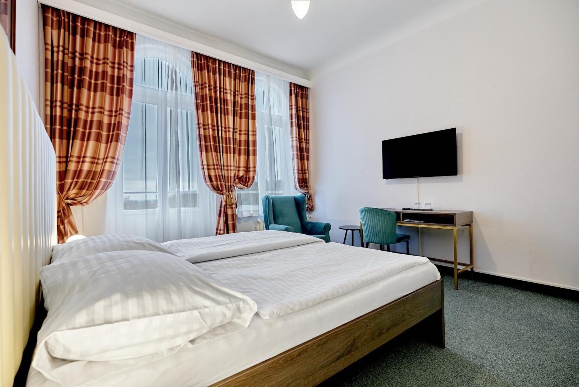 Hotel Maxim มาเรียอานซเกลาซนี ภายนอก รูปภาพ