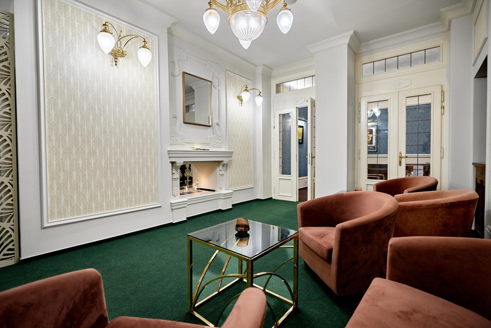 Hotel Maxim มาเรียอานซเกลาซนี ภายนอก รูปภาพ
