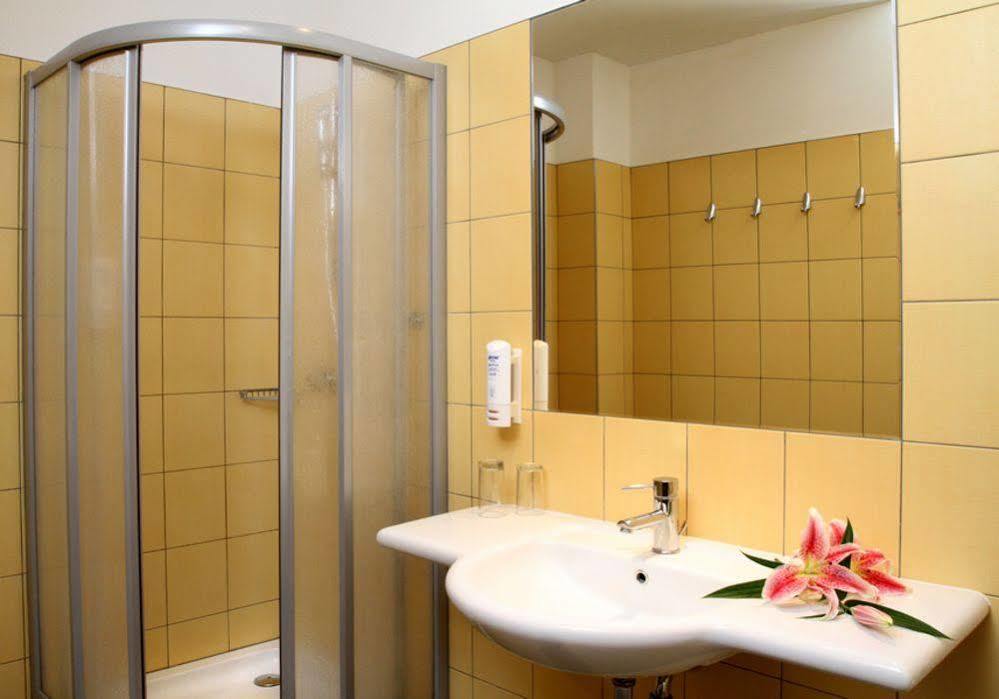 Hotel Maxim มาเรียอานซเกลาซนี ภายนอก รูปภาพ